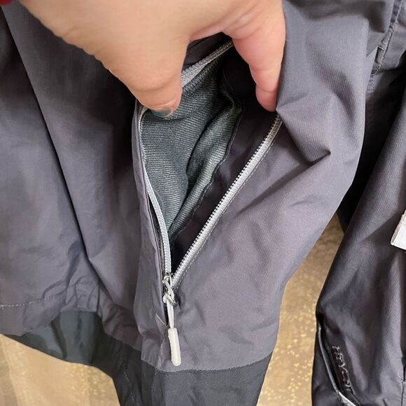 The North Face Mens Black Gray HyVent Winter Snow Rain Hooded Jacket Medium - Picture 9 of 13